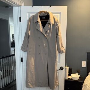 Levine Classics New York Beige Trench Coat 2/3 XL fully lined